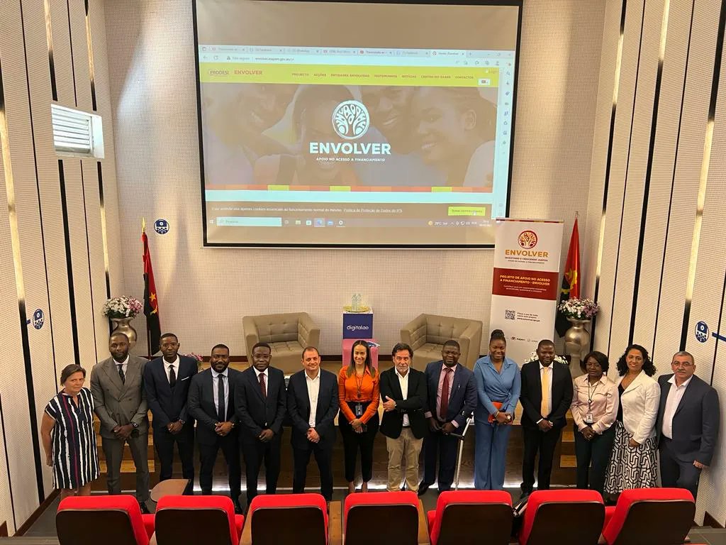 IAPMEI's tweet photo. O #IAPMEI e o Inst. Politécnico de Setúbal (#IPS) estão em #Luanda até 17 de março para a 5ª missão do #projetoENVOLVER, que teve ontem início com a entrega de certificados da Bolsa de Formadores. Iniciativa em conjunto com o #INAPEM.
Saiba mais em https://t.co/ysGLdzxxBf https://t.co/ujkNaaMz1b