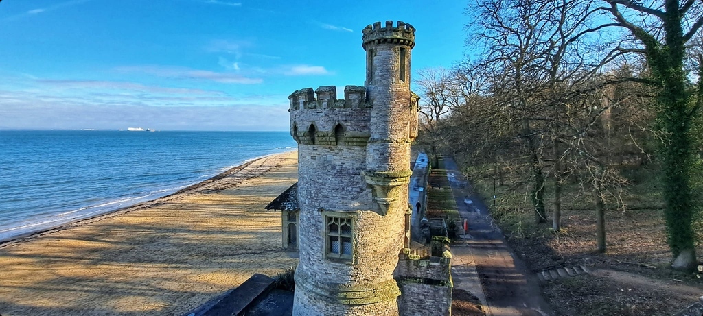 What a view! 🏰
⁠
📌 Appley Tower
📷️ Gavin Hackshaw⁠
⁠
#isleofwight #exploreisleofwight #iow #iw #visitisleofwight #myisleofwight ⁣#ilovewight #isleofwightlife #isleofwightshots #countryside #nature #landscape #beach #Ryde #AppleyTower #goldenbeach #inviting #sunshine