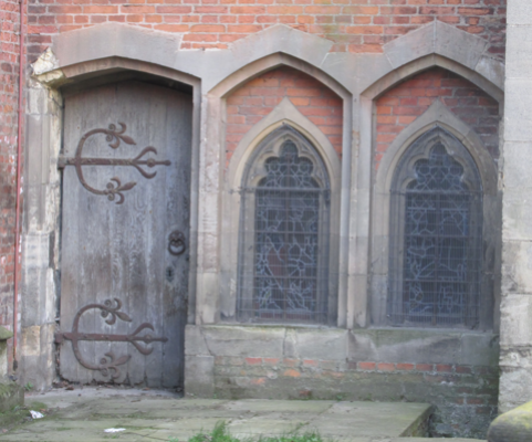 HullMinster's tweet photo. Ever wondered what the odd doors are on the outside of Hull Minster? Some are all that is left of medieval chapels. 

Click here to learn how they were used and find out about our chantry chapels. https://t.co/mmSdY1Zcxk

#History #Heritge #Hull #Medieval https://t.co/UHHYR19U6G