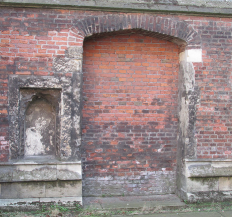 HullMinster's tweet photo. Ever wondered what the odd doors are on the outside of Hull Minster? Some are all that is left of medieval chapels. 

Click here to learn how they were used and find out about our chantry chapels. https://t.co/mmSdY1Zcxk

#History #Heritge #Hull #Medieval https://t.co/UHHYR19U6G