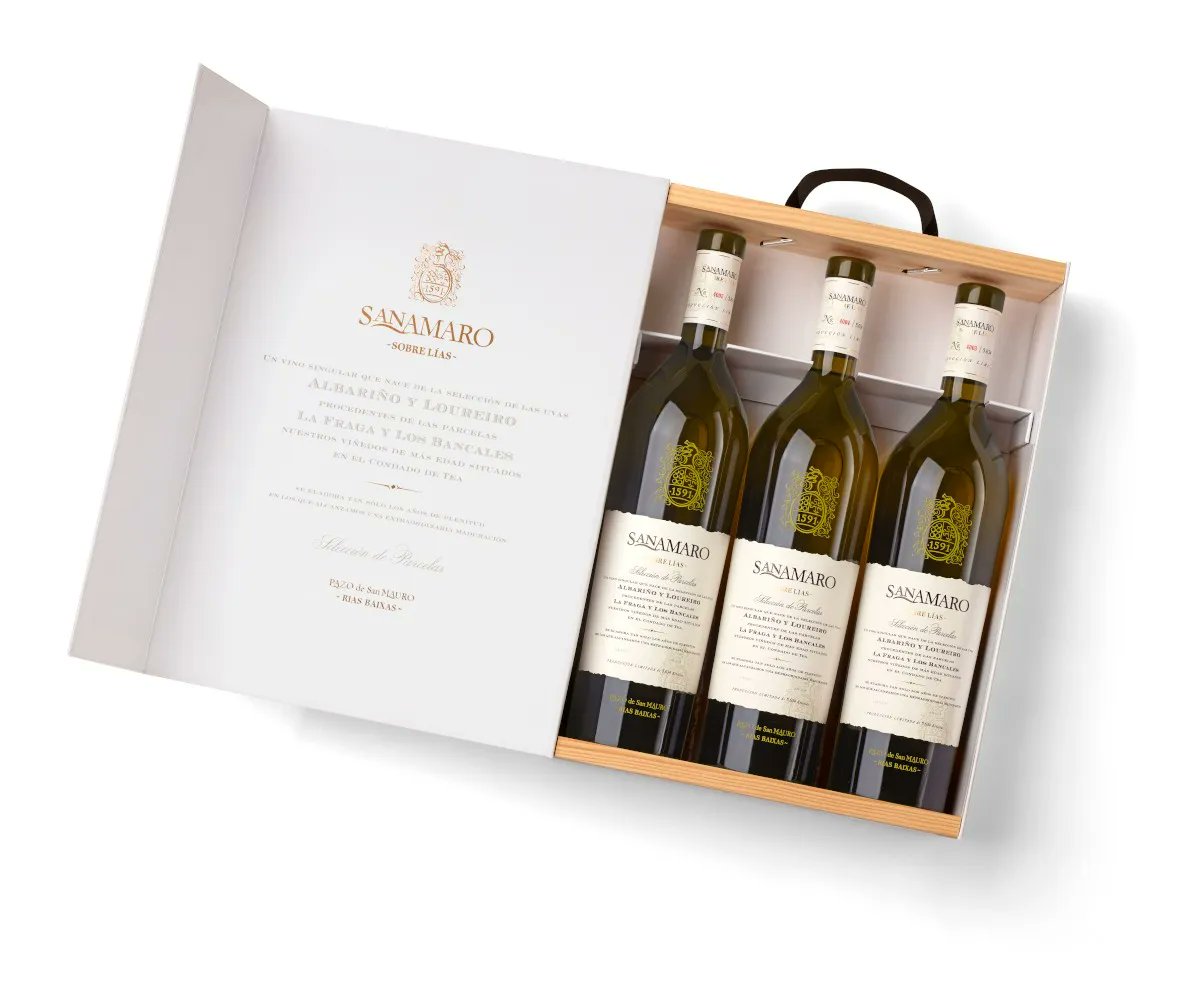 👉🏼 Hoy te traemos #Sanamaro, de #bodegasmarquesdevargas

✨ Un vino de una textura muy sedosa y una extraordinaria riqueza aromática debido a las variedades de uva y a su método de elaboración y crianza.

#DistribucionesLatorre #Jaén #Vinos #WineLovers #Hostelería #WineMoment