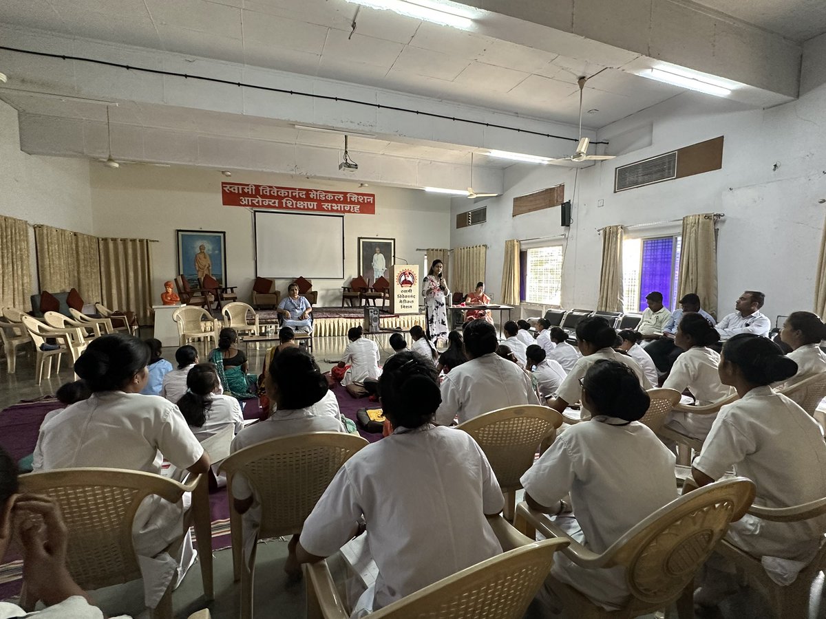 28/2/23: At #SwamiVivekanand Medical Mission, Khapri Nagpur. Dr Kavita & @DrSunilGupta16  Training the @AshaWorkers  & #Nurses to become #diabeteseducator for #ruralindia @MoRD_GoI @MoHFW_INDIA @PMOIndia @DrJitendraSingh @Dev_Fadnavis @nitin_gadkari @IntDiabetesFed @WHO