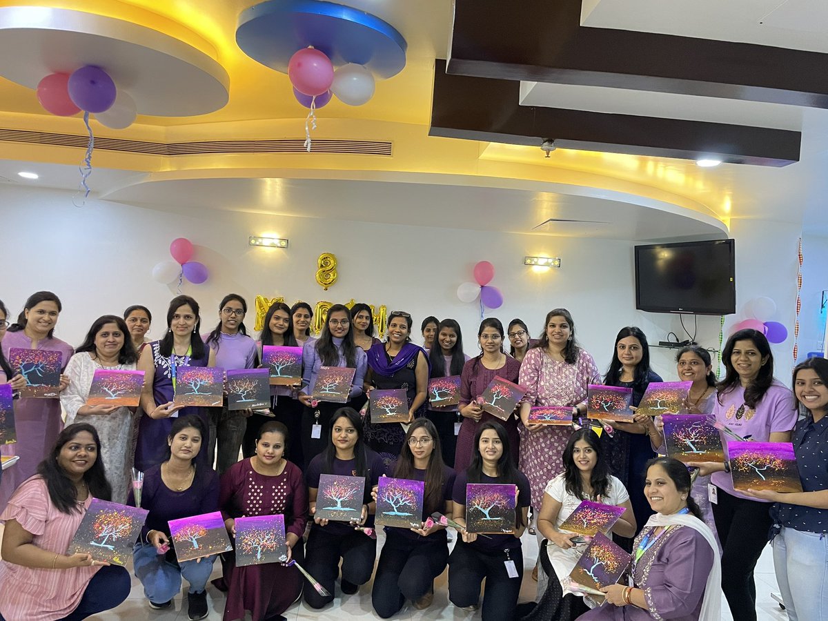 gayatrid0707's tweet photo. Had a fun and relaxing session with these beauties at a corporate workshop yesterday. Celebrated Holi and Women’s Day 🥳 DM me if you would like to have any such activity. 
#art #painitng #paintingworkshop #studiogaya3 #pune #groupworkshops #corporate #womensday https://t.co/2KX1malOLJ