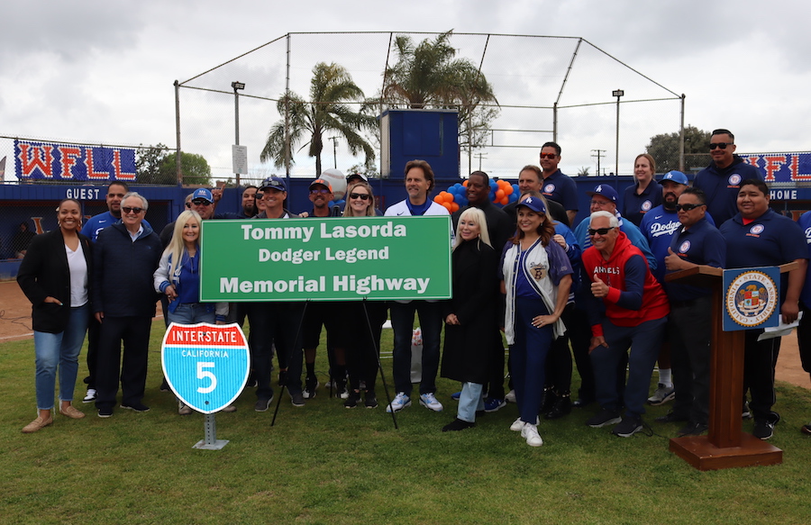 Dodger Blue on Twitter: Eric Karros gave a great speech at the ceremony to  dedicate Tommy Lasorda Memorial Highway.    / Twitter