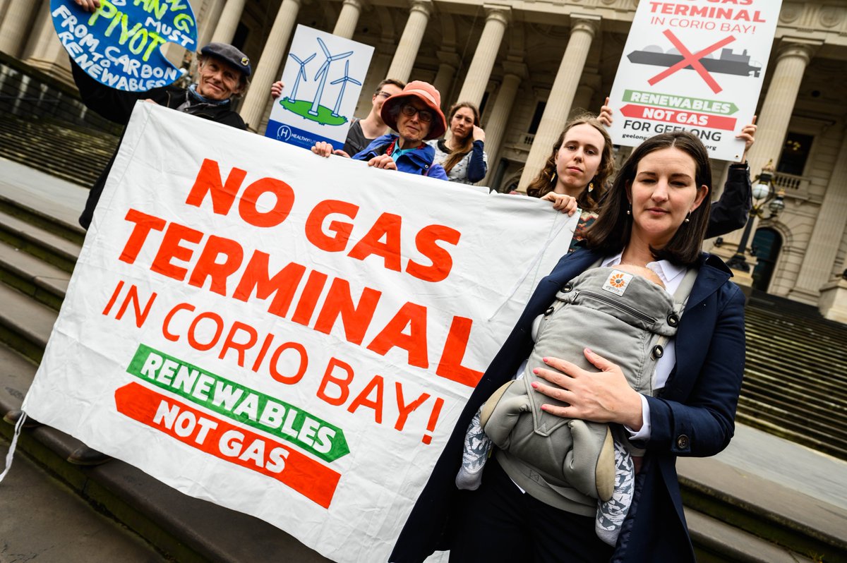 ellensandell's tweet photo. If Viva Energy's gas terminal in #CorioBay goes ahead Vic will have no chance of meeting its emissions reduction targets. The Labor Gov't could make a decision on this project any day now. Sign the petition to demand Labor reject it: https://t.co/wg16rTd8Vg #NoNewGas https://t.co/wD8NDIy2W8