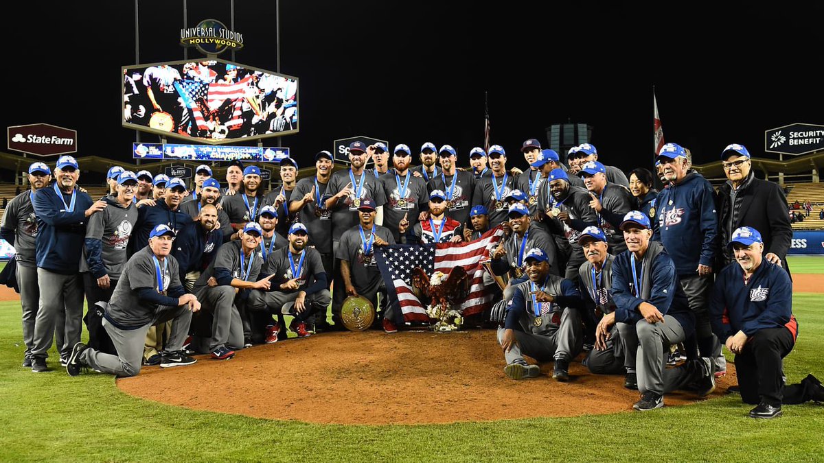 SportsViewss's tweet photo. El top 5 de equipos favoritos son:

USA 🇺🇸 (Actuales campeones en la foto*)
RD 🇩🇴 
Japón 🇯🇵 
PR 🇵🇷 
Venezuela 🇻🇪 

Aunque Cuba 🇨🇺 según las apuestas se encuentra top 7, si reaccionan y les gusta, antes del partido de mañana dedicamos un 🧵 a nuestro conjunto. https://t.co/VcM4hVH0Vj