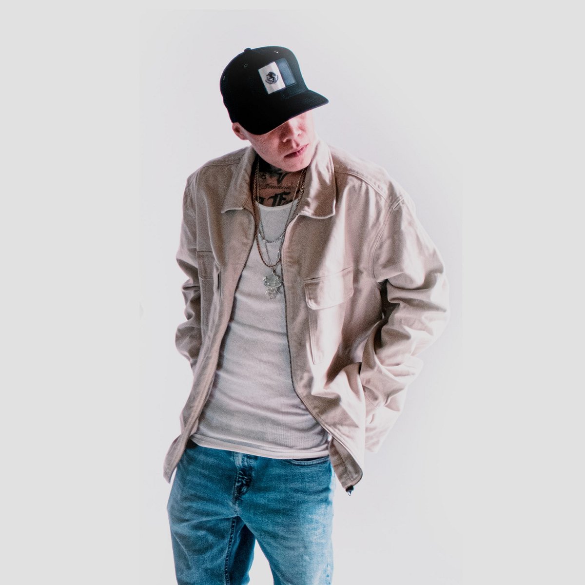 TheScenestar's tweet photo. Santa Fe Klan will be teaming up with Snow Tha Product and Tornillo to perform live at Microsoft Theater on Friday, August 11.
Presale tickets go on sale on Tuesday at 10 a.m. Get the code here: https://t.co/Xc81yTpVp0
#santafeklan #microsofttheater #justannounced https://t.co/FmNXmC7syf