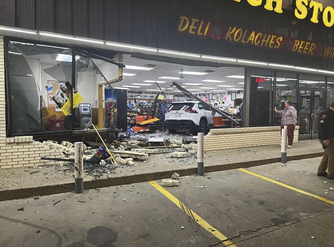 CoachCarthel's tweet photo. This looks like the work of #DomesticTerrorists to me! Lock them up and feed them kolaches from Slovacekβs until theyβve learned their lessonβ¦π‘
#CzechStop #TexasTreasure https://t.co/t5vWScCVd8