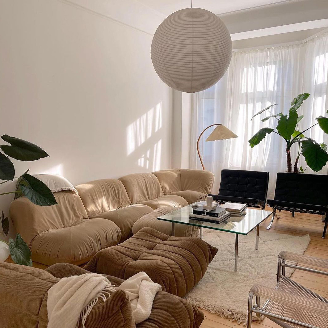 Where you'll find us 24/7 ✨ 

Image via @bernstein____ 

#interiorlovers #livingspace #livingroom #homedetails #homedecorideas #interiorinspo #myhomevibe