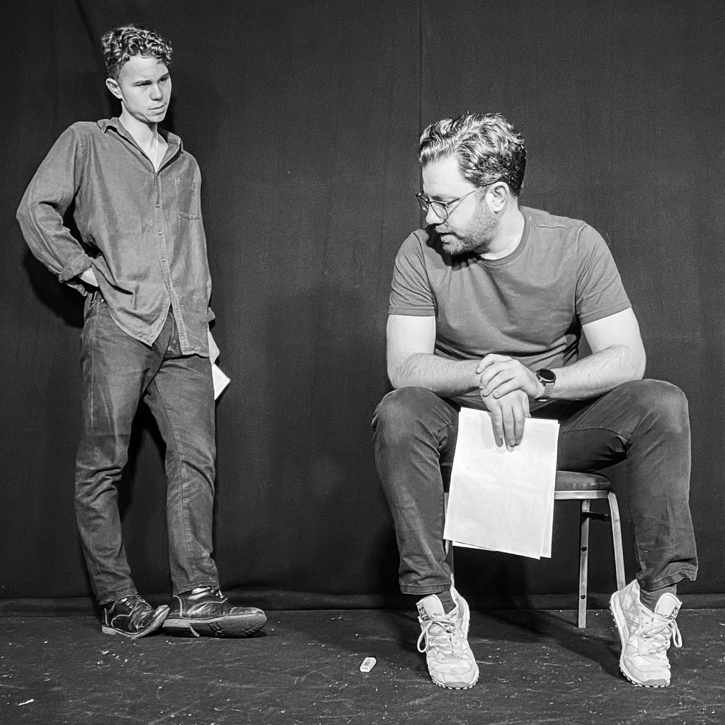 TheActorsYard's tweet photo. Class Photos are back!
.
#acting #actortraining #actingcraft #actingclass #sceneclass #theatre #theatrelife #actorstudio #actinghustle #actingtraining #actorsgrind #imdb #audition #actorsstudio #scenestudy #actorsworld #howtobeanactor #casting #actingworkshop https://t.co/WqEHUQqOE8