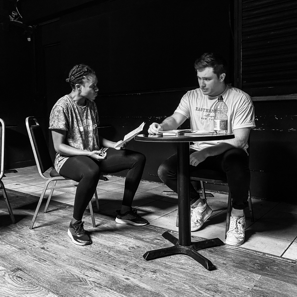 TheActorsYard's tweet photo. Class Photos are back!
.
#acting #actortraining #actingcraft #actingclass #sceneclass #theatre #theatrelife #actorstudio #actinghustle #actingtraining #actorsgrind #imdb #audition #actorsstudio #scenestudy #actorsworld #howtobeanactor #casting #actingworkshop https://t.co/WqEHUQqOE8