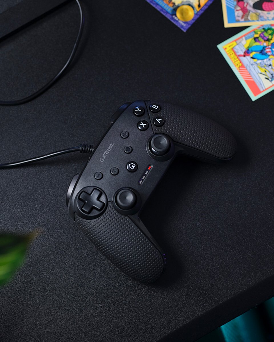 TrustGaming's tweet photo. This one’s personal 😎 We know you like to play your way, which is why the NEW Muta and Muta Wireless controllers come with interchangeable D-pads so you can pick the gaming style that really works for you 🎮 A literal *personal touch*, if you will 😉
#gamingxtrust https://t.co/gZ3dSduOLV