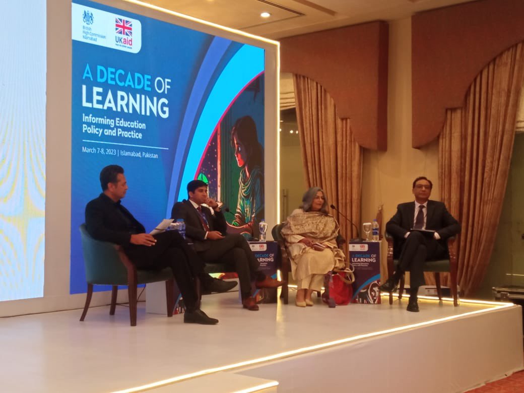 itacecorg's tweet image. #HappeningNow 

Panelists Ms. @umbarif , Mr. Ehtasham Adilband, Mr Billal Ahmed presenting a story of education reforms. The panelists are being moderated by Mr. @TalatHussain12 . They talked about what works and what is now the way forward

#10Years10Lessons #ITACEC #ukaid