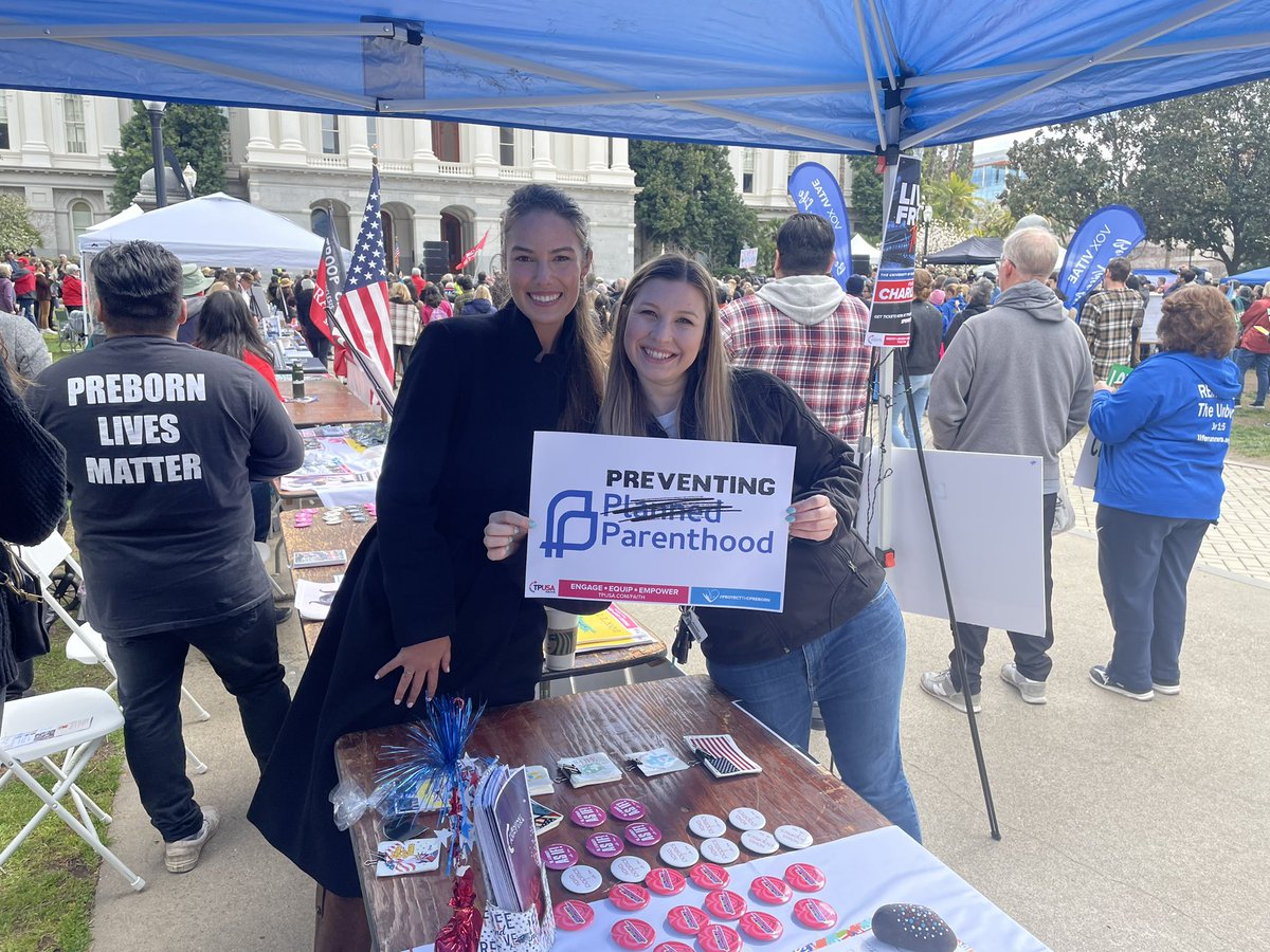 realamber_k96's tweet photo. Such an amazing day at the CA State Capitol.
My students and I had the amazing opportunity to lead the CA March for Life. Thank you to all who came out! #CAMarchForLife #tpusa #communityimpact #turningpointusa @TPUSA @tpusastudents @charliekirk11 @Stephend1776 @AWatsonOLY https://t.co/LcfQ3stGpj