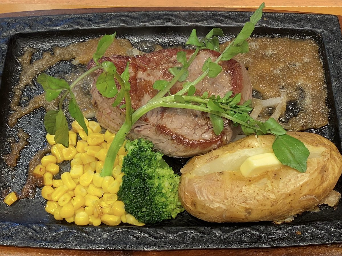 DIET_REC_'s tweet photo. 今日のランチは妻とステーキ宮へ。
ガッツリステーキにしました。

最近、ストレスなのかよく食べる。

体重は横ばいぐらい。

#ダイエット
#ランチ 
#ステーキ宮 https://t.co/Rrn40AraRe