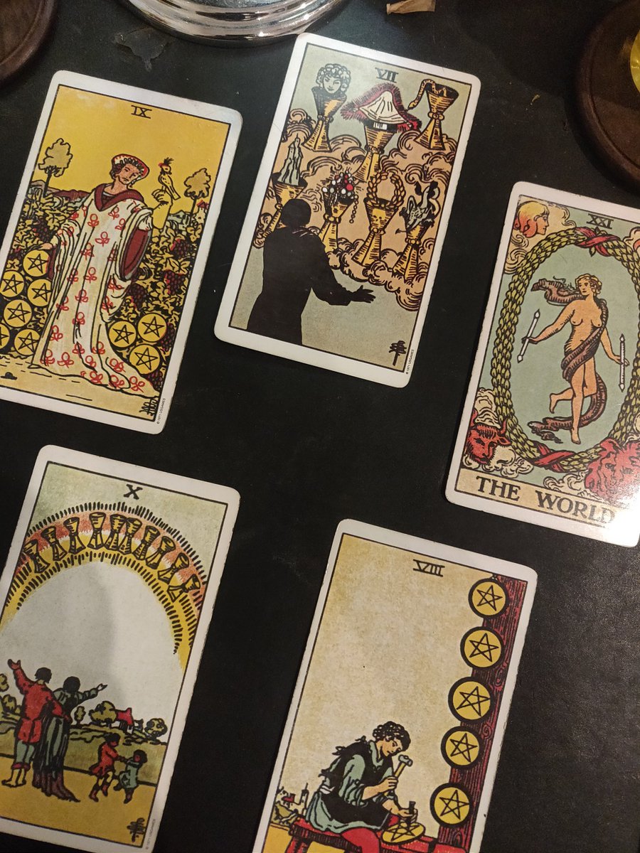 Witchycharmss's tweet photo. Full moon in Virgo!
Book your session now!!

#tarot #divination #TarotReading https://t.co/pxEKnXZmvG