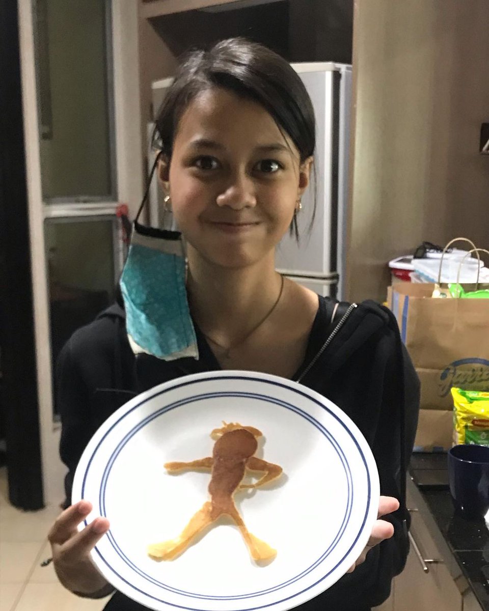 icsmksh's tweet image. Ooo here are some interesting facts about our President Rania 😍

'My jokes are hilarious (not really) I get awkward easily. I can do amazing impressions (Hermione Granger specifically). I love Luke Skywalker my cat 🐈and I think I'm a workaholic but still figuring it out ✨'