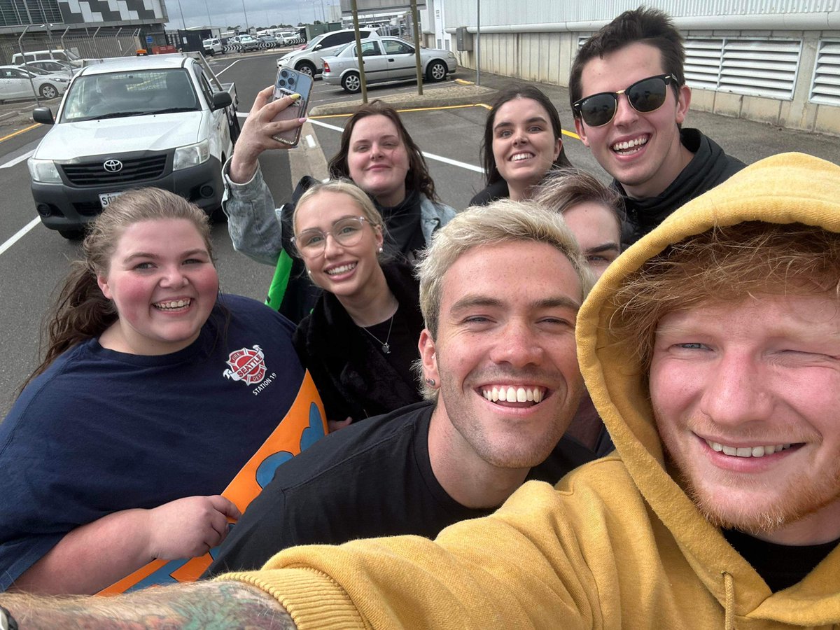 charlixolivia's tweet photo. just met ed sheeran in adelaide https://t.co/Yj8JRLDKEq