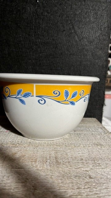 Excited to share the latest addition to my #etsy shop: Corning Bella Vista (Corelle) Mixing Bowl 8 5/8' - China Dinnerware etsy.me/3YqByJi #corningware #servingbowl #yellow #blue #vintage #thenowandthenmarket