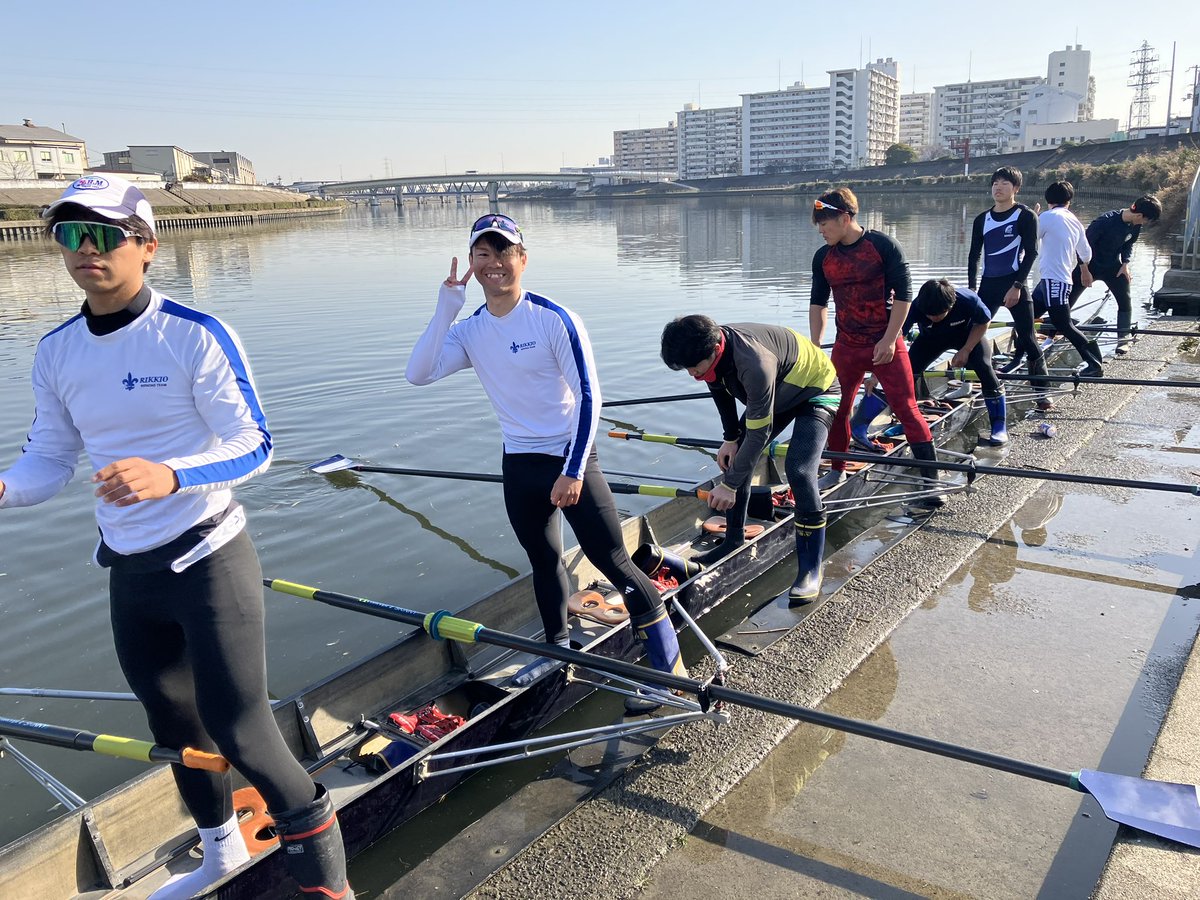rowinglovers's tweet image. 今日は久しぶりに現役と一緒に乗りました！みんな上手くなってるし、声出して元気もいいし、楽しい乗艇でした！！
新シーズン楽しみです