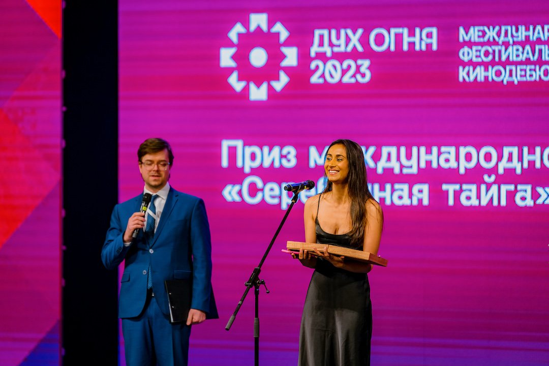 Pokhar Ke Dunu Paar wins the Silver Taiga at the Spirit of Fire Debut Film Festival in Russia. A big thanks to the jury members Pavel lungin, <a href="/bauddhayan/">Bauddhayan Mukherji</a>, Gulbara and the festival team!
<a href="/anuragkashyap72/">Anurag Kashyap</a> <a href="/achalchitra/">Achal Mishra</a> <a href="/nakdindianfakir/">Devashish Makhija</a> <a href="/TrippinOnn/">Anupama Bose</a> @prady_dop <a href="/rohandeepsaxena/">Rohan Deep Saxena</a>