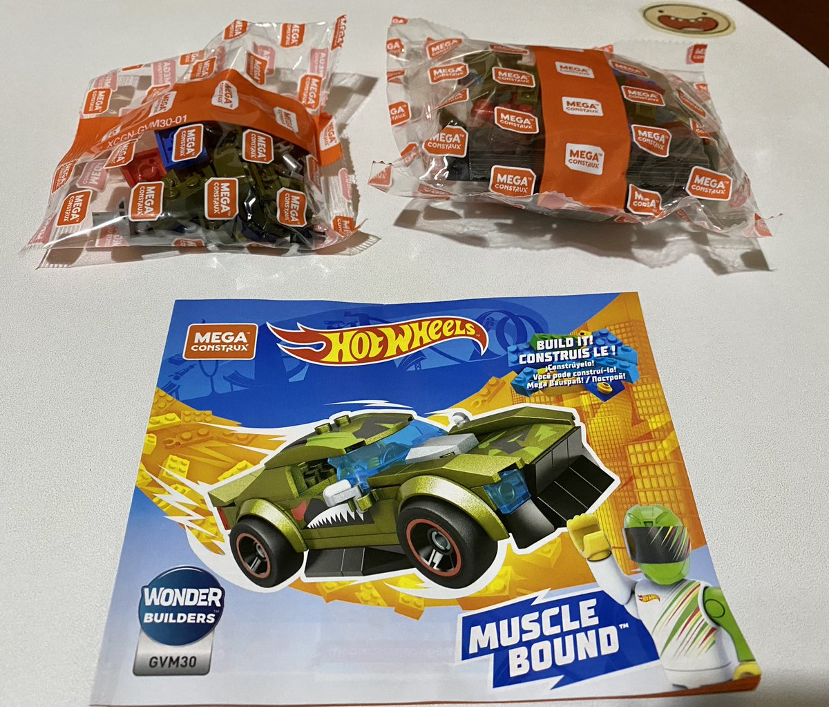 ChavaTheMan's tweet image. Carro para armar de #hotwheels y #megablocks  Buen modelo!