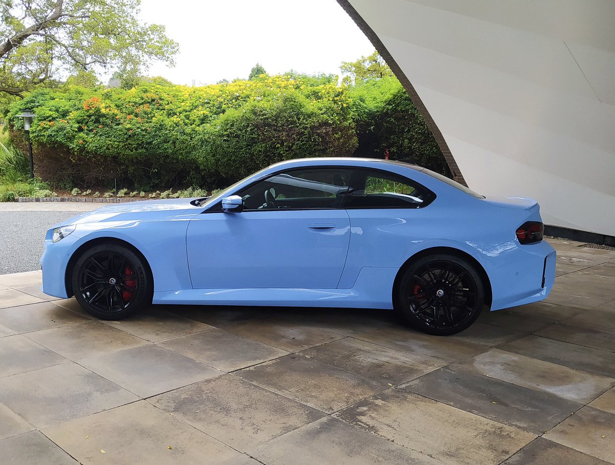 khuleonwheels's tweet image. We recently spotted the second-generation BMW M2 at BMW South Africa&apos;s headquarters in Midrand. The potent newcomer boasts a new, opinion-splitting exterior design and a completely new interior design with with new technologies seen in other new BMW models At the…
#BMWM2 #THEM2