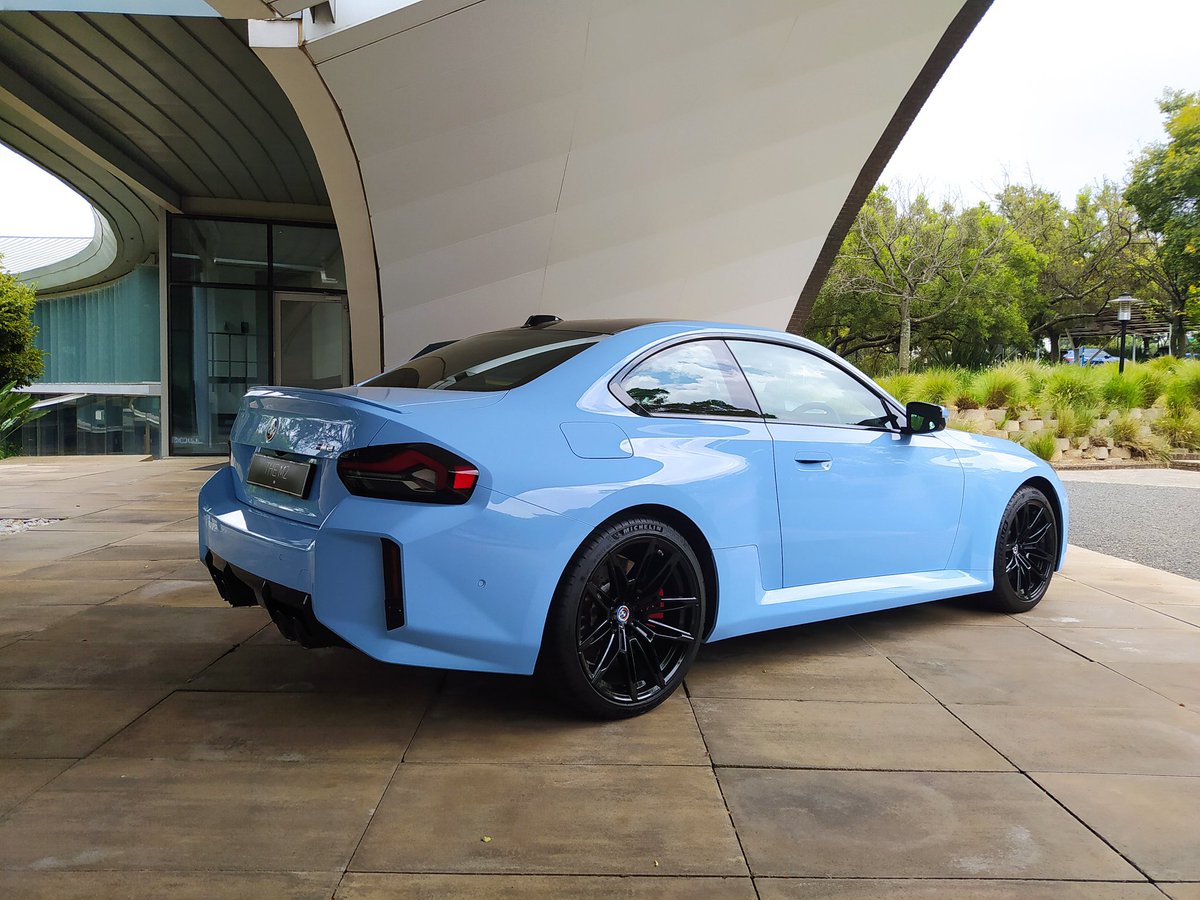 khuleonwheels's tweet image. We recently spotted the second-generation BMW M2 at BMW South Africa&apos;s headquarters in Midrand. The potent newcomer boasts a new, opinion-splitting exterior design and a completely new interior design with with new technologies seen in other new BMW models At the…
#BMWM2 #THEM2