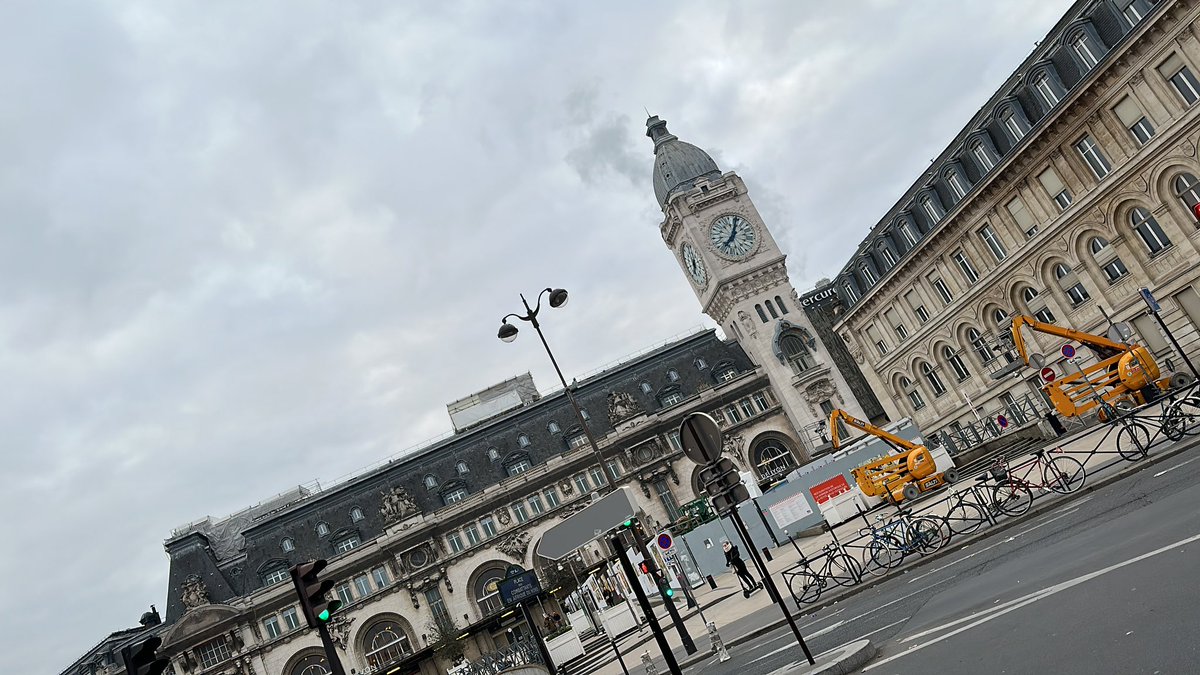 Mardi 7 Mars 
Je travaille , pour ma retraite , celle des autres et celle de mes enfants mais aussi pour que ceux qui ont travaillé tôt et ont cotisé toute leur vie puissent partir dès tous leurs trimestres acquis. 
#7Marsjetravaîle