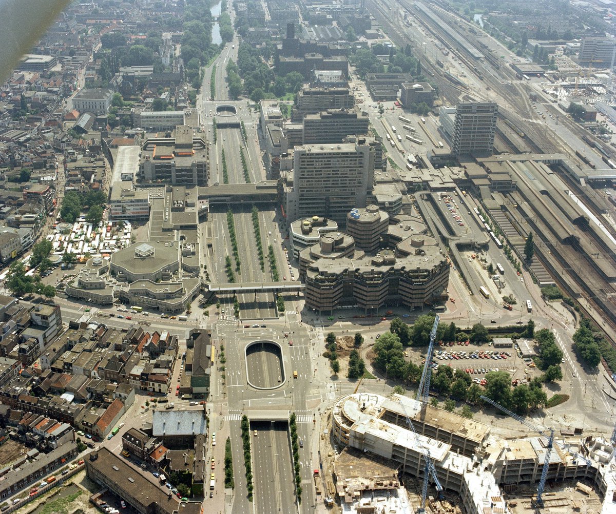 MartjanKuit's tweet photo. De toekomstigbestendige stad...

Dachten we in 1981.

📷: Utrechts Archief https://t.co/Q0dlfxZdFS