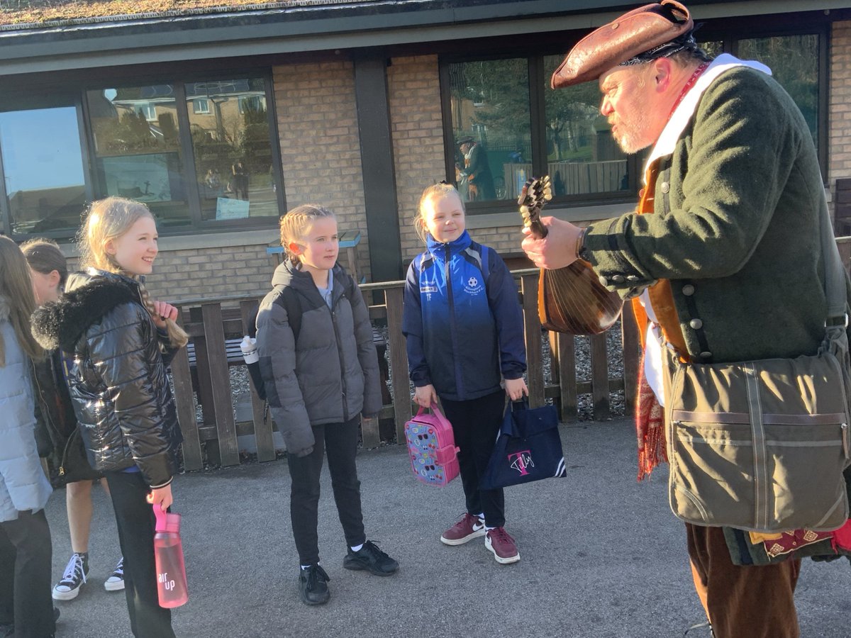 WeltonPrimary's tweet photo. We weren't expecting a pirate on our playground this morning! #igniteaspark #creativewritingday #inspire #shine https://t.co/5v4tOU5BLz