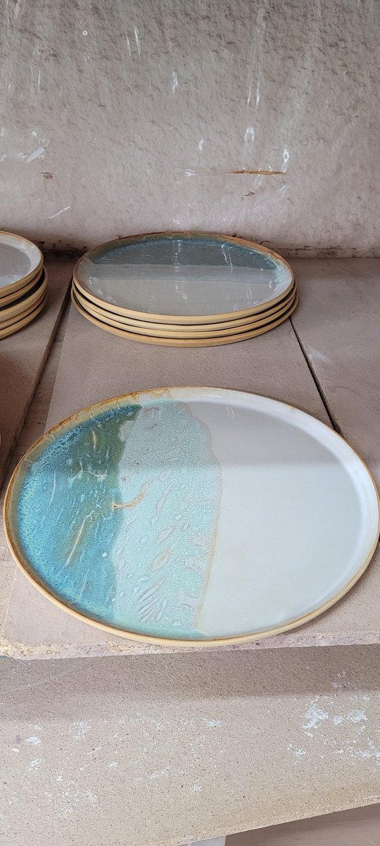 somanymoods's tweet image. Les commandes c'est chouette. Ca me permet de faire des pieces que je n'ai jamais en stock😄
#ceramiste #assiettes #voscommandes