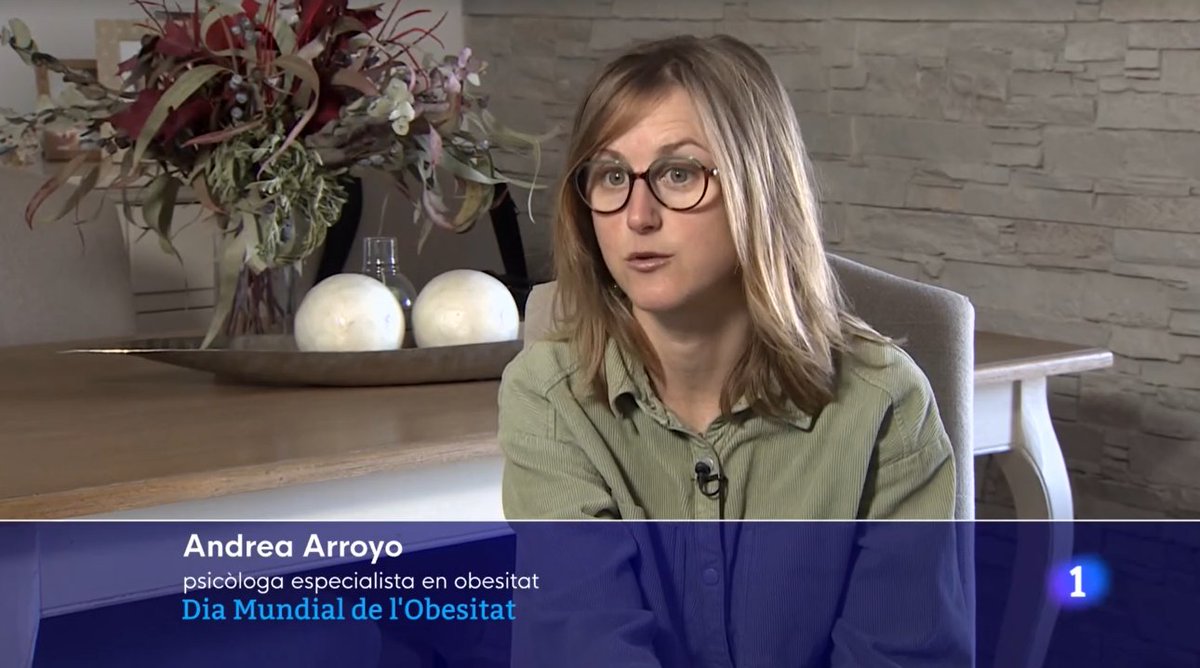 🧠"L'#obesitat està relacionada amb un major risc de patir problemes de #salutmental, com trastorns d'ansietat o una gran insatisfacció corporal". 

📺Andrea Arroyo, professora col·laboradora de la <a href="/UOCesalut/">UOC Estudis de Ciències de la Salut</a>, ho explica a <a href="/linformatiu_tve/">L’Informatiu</a> (minut 4).   

🔗ow.ly/HMc150NaxBf