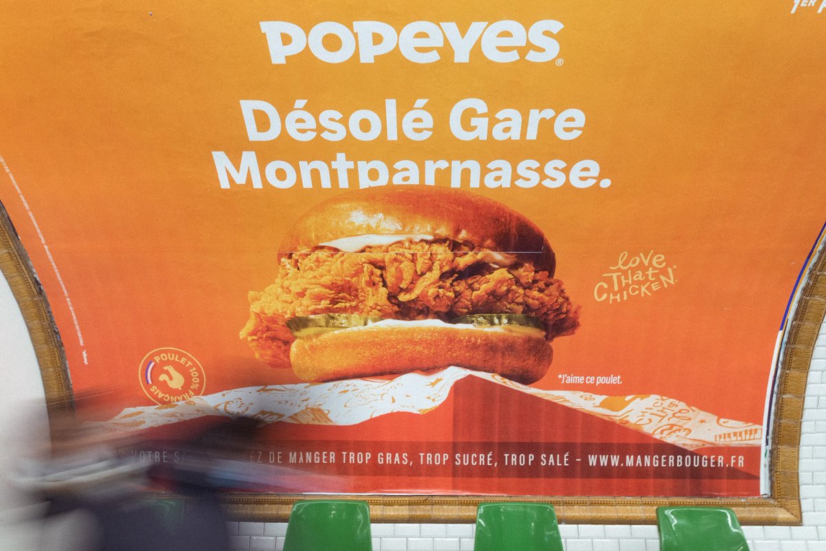 DamienGuiol's tweet photo. Désolé les gares.
Avec @popeyesfr on a décidé de s’excuser auprès des gares d’avoir ouvert le premier resto à Gare du Nord. 
 
👏 Team @agencechange an @FCBglobal alliance. https://t.co/7wPu7XwPGP