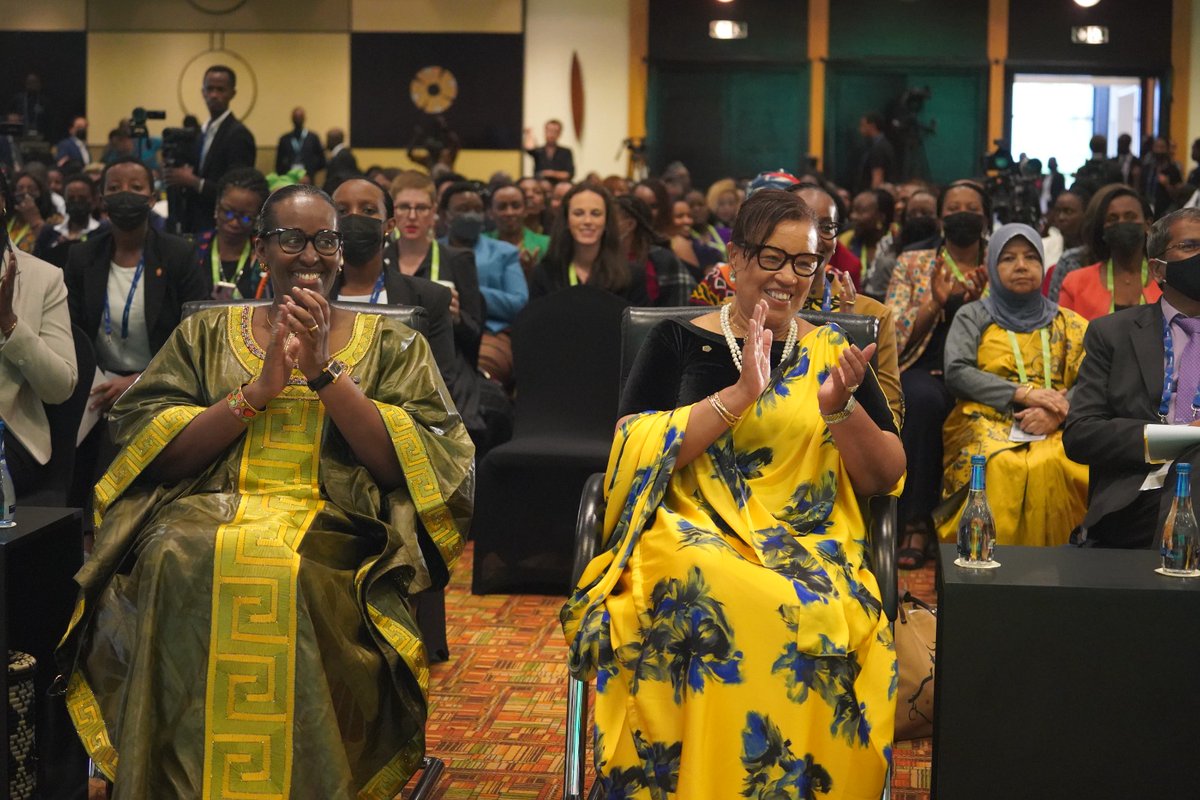 RwandaMFA's tweet image. A week to Commonwealth Day, we look back at #CHOGM2022. Over 6,000 people gathered in Kigali to discuss and agree actions and policies to "Delivering a Common Future" to the citizens of the #Commonwealth. Rwanda also became the Commonwealth Chair-in-Office.