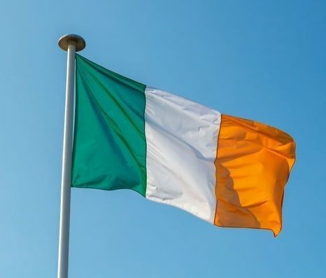 IrishRepubIic's tweet image. The Irish Tricolour was first flown publicly by Thomas Francis Meagher in his native city, Waterford #OnThisDay 175 years ago