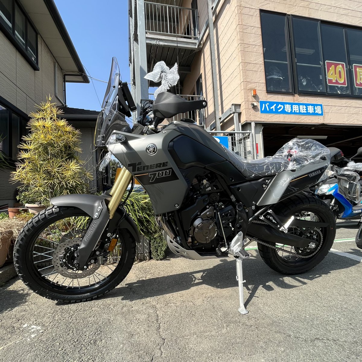 BIKESHOP_R's tweet photo. 2023年式テネレ700入荷しました！

マットグレーが渋くてかっこいい🥺
こちらの車両はお客様予約分になり、次の入荷予定は未定です。。。

#バイクショップr #バイクショップアール #テネレ #Tenere700 #テネレ700 https://t.co/s0xNjHp8ux