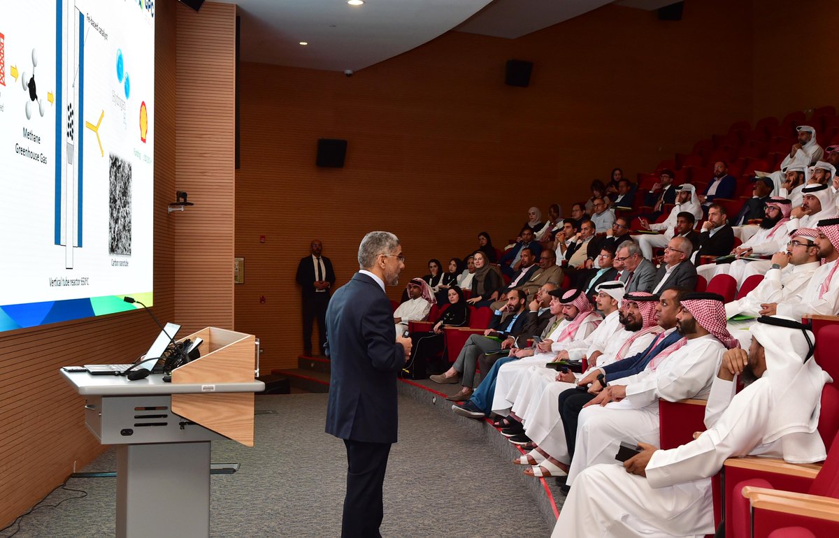 GPC_QU's tweet photo. The GPC Open Day was an excellent opportunity to strengthen GPC relationship with its industrial/governmental stakeholders.
The center recognized its partners for their continuous support during the last 5 years. GPC showcased its research activities and facilities to attendees https://t.co/hRZ0lb8bDu