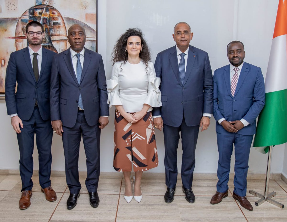 Gouvciofficiel's tweet image. #Société | Lutte contre le changement climatique : @ACHIPatrick4 échange avec la patronne du CIF

En savoir plus ➡️ bit.ly/3ZDxIxK

#CICG #GouvCI 
#PrimatureCI