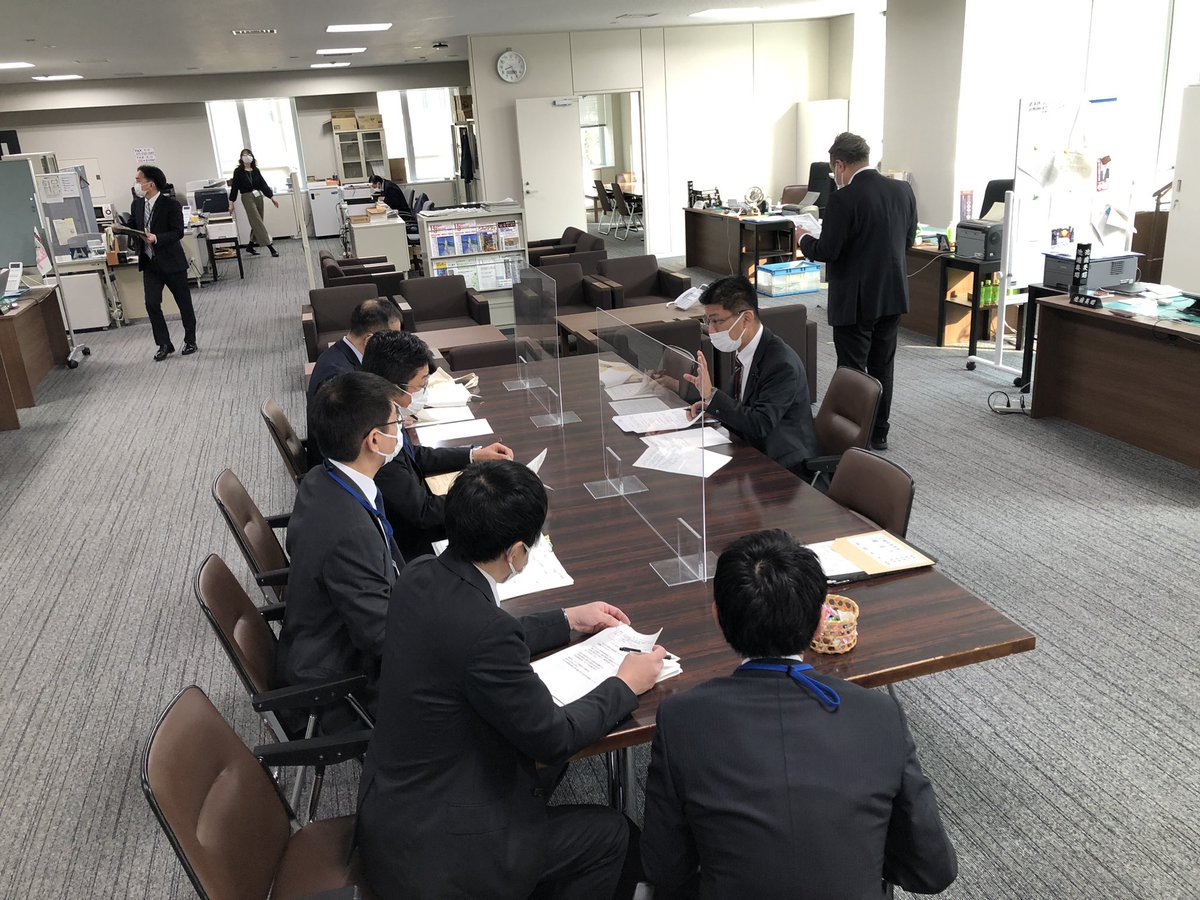 本日は任期中最後となる常任•特別委員会でした。文教委員会では、　#子どもの権利　について質問させてもらいました。ある調査によると、教員の子どもの権利の認知度や理解度は決して高くはないという結果もあります。
子どもたちに興味を持ってもらえるような「子どもの権利」の教材作りが急がれます