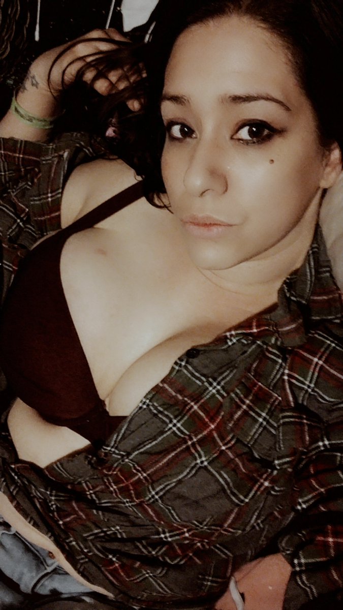 JBreazy2's tweet photo. Retweet this is you love big titties, re tweet if you love tacos, retweet if you love bubble wrap, hell retweet for the f of it 😂
https://t.co/V5y6Ls9gOq https://t.co/r4Ngre61X9