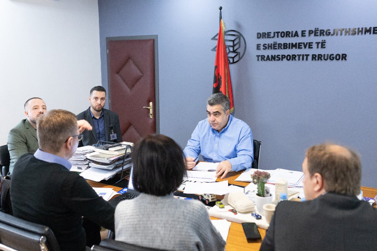 BGonxhja's tweet photo. 🇦🇱🤝🇪🇺Me Z. Richard Dullnigg, Zv. Drejtues i Projektit EU4LEA, Z. Przemyslaw Jan Rzezniewski, Ekspert i lartë i Projektit, si dhe Znj. Rudina Quku, Asistente e Projektit, diskutuam mbi rolin e DPSHTRR në përmirësimin e përdorimit dhe shkëmbimit të të dhënave me Policinë e Shtetit https://t.co/Hrn1oxLJuR