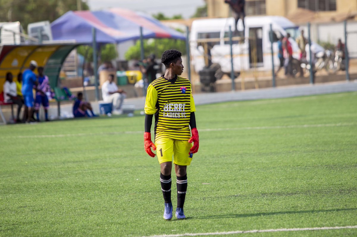 berryladiesfc's tweet photo. @atmensah_ , the goalkeeper from Ashaiman is one of the best at the moment at @berryladiesfc 👊🏾💜

#berryladies 
#ashaiman 
#atm1 https://t.co/yzxqwWyItx
