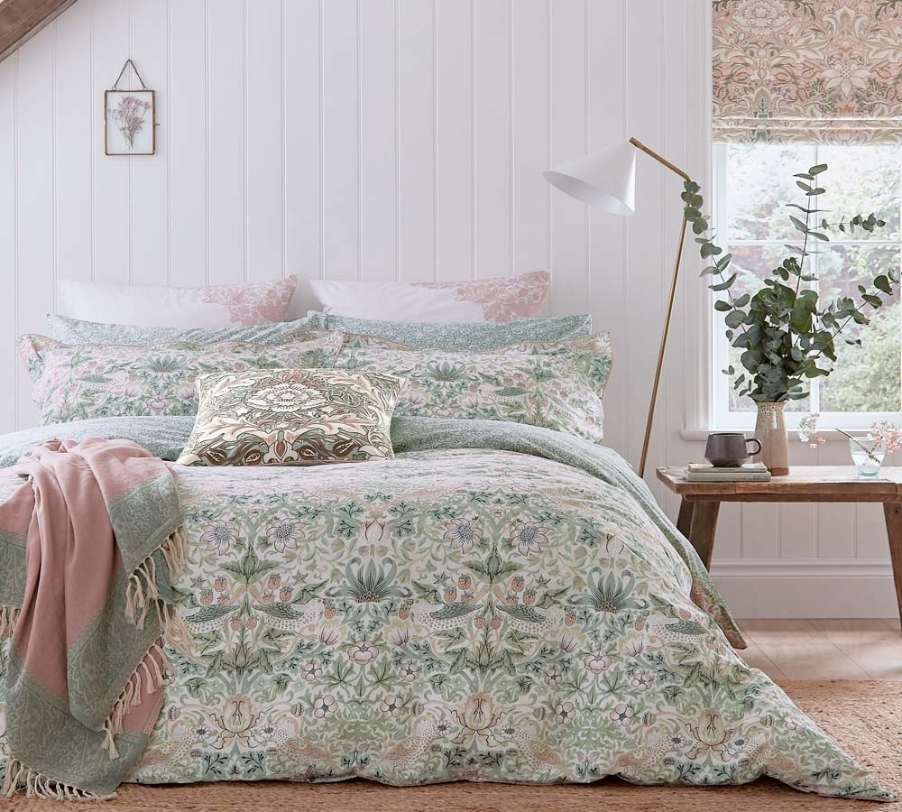 JonesAndTomlin's tweet image. Iconic Arts &amp;amp; Crafts patterns re-interpreted for the 21st century with Morris &amp;amp; Co. bedding. The legacy of these prints has now been reimagined in vivid colour.

Order your Morris &amp;amp; Co. bedding bit.ly/morris-co-bedd…

#WilliamMorris #BedSheets #DuvetSet #BedLinen #BedroomStyling