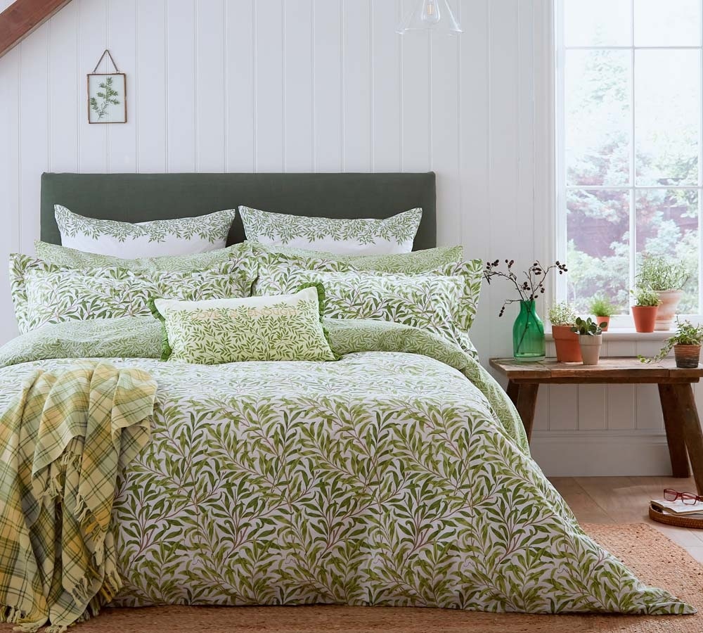 JonesAndTomlin's tweet image. Iconic Arts &amp;amp; Crafts patterns re-interpreted for the 21st century with Morris &amp;amp; Co. bedding. The legacy of these prints has now been reimagined in vivid colour.

Order your Morris &amp;amp; Co. bedding bit.ly/morris-co-bedd…

#WilliamMorris #BedSheets #DuvetSet #BedLinen #BedroomStyling