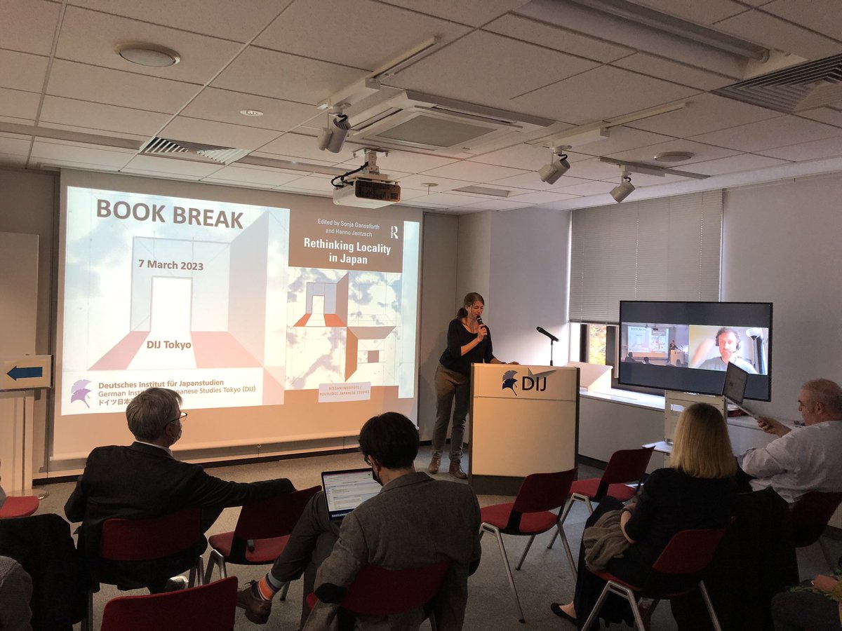 dij_tokyo's tweet photo. Lively afternoon sessions at the Local Self-organization and Civic Engagement in Regional Japan conference https://t.co/UVPUt9co0T with Norio Okada, @SGanseforth @jannohentzsch, followed by book break Rethinking Locality in Japan @routledgebooks https://t.co/rStA9zEZzZ