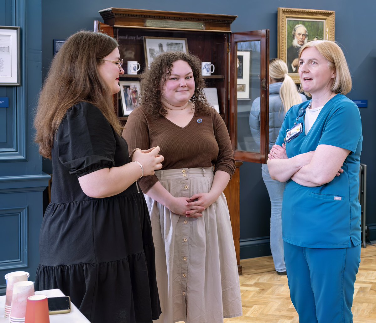 FriendsofGRI's tweet image. Meet Summer &amp;amp; Francesca, our 2 fabulous museum studies students🥰

What have they been up to?

🤩Meticulously archiving
🤩Creating a Wm Macewen exhibition 
🤩Helping to design the garden area
🤩Volunteering in the museum
🤩Educating us #tricksofthetrade

📸 from @ForzaFilmsUK 😍