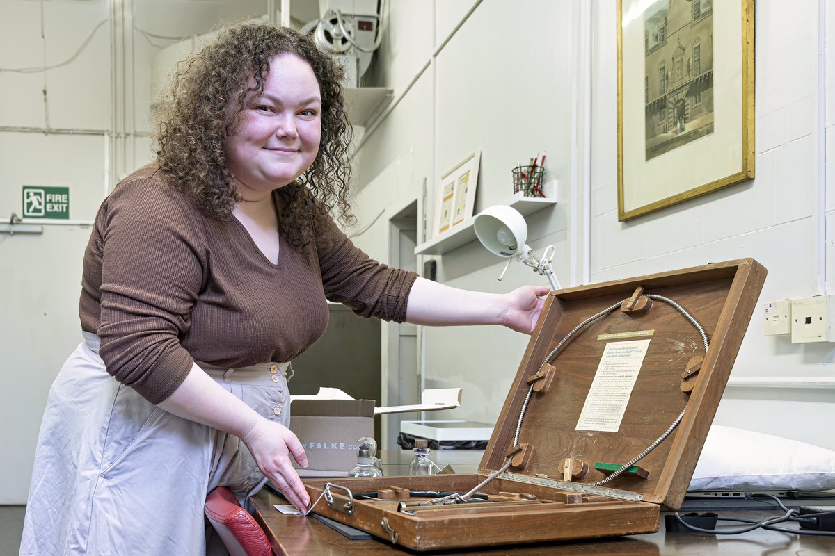 FriendsofGRI's tweet image. Meet Summer &amp;amp; Francesca, our 2 fabulous museum studies students🥰

What have they been up to?

🤩Meticulously archiving
🤩Creating a Wm Macewen exhibition 
🤩Helping to design the garden area
🤩Volunteering in the museum
🤩Educating us #tricksofthetrade

📸 from @ForzaFilmsUK 😍