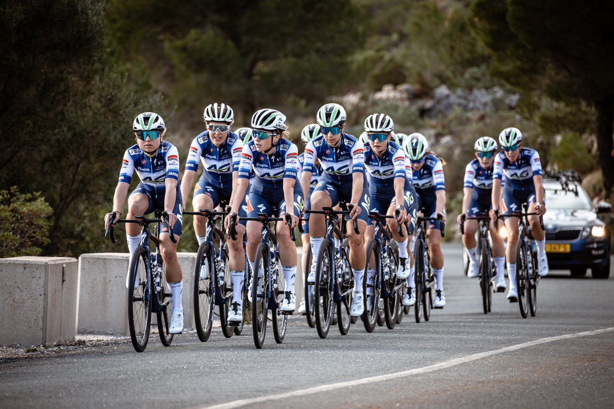 Info_janom's tweet photo. AG Insurance - Soudal Quick-Step get the support of janom 🤩🚴‍♀️🍀 #proudpartner #janom @JanMiskovsky1 @PatLefevere @agi_sou_qst 

https://t.co/EkQHE0eohE

Photo credit: @BeelWout https://t.co/ZyckTcmcGz