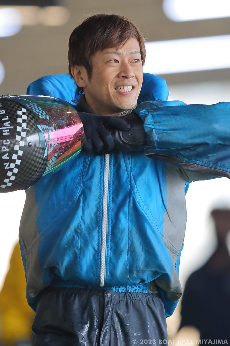 br_miyajima's tweet photo. 2着に好スタートから展開突いた④#前沢丈史 選手が入り本日2,2着。
3着に接戦制した②#樋口範政 選手が入り、3連単は1-4-2で1,620円(7番人気)の決着となりました！
#ボートレース宮島 #ヘビー級王決定戦 #HWGP https://t.co/Cpu7fPm9pb